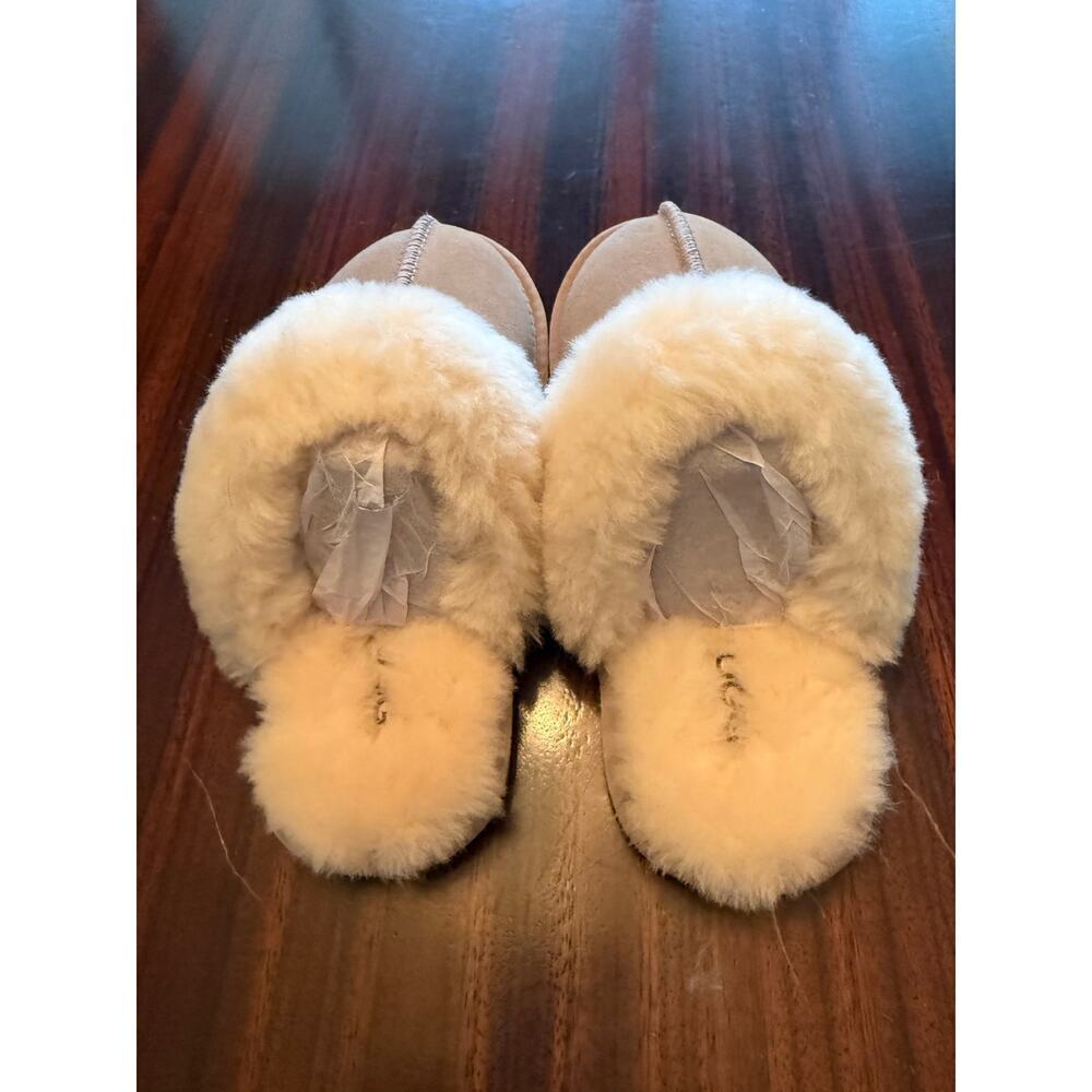 UGG Scuffette Sand Women’s EU 35–36 US 5.5 NWOB Shearling Slippers - Picture 5 of 7